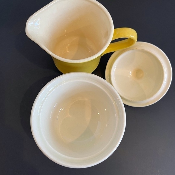 Vintage USA Covered Sugar Bowl and Creamer Set - Picture 7 of 10